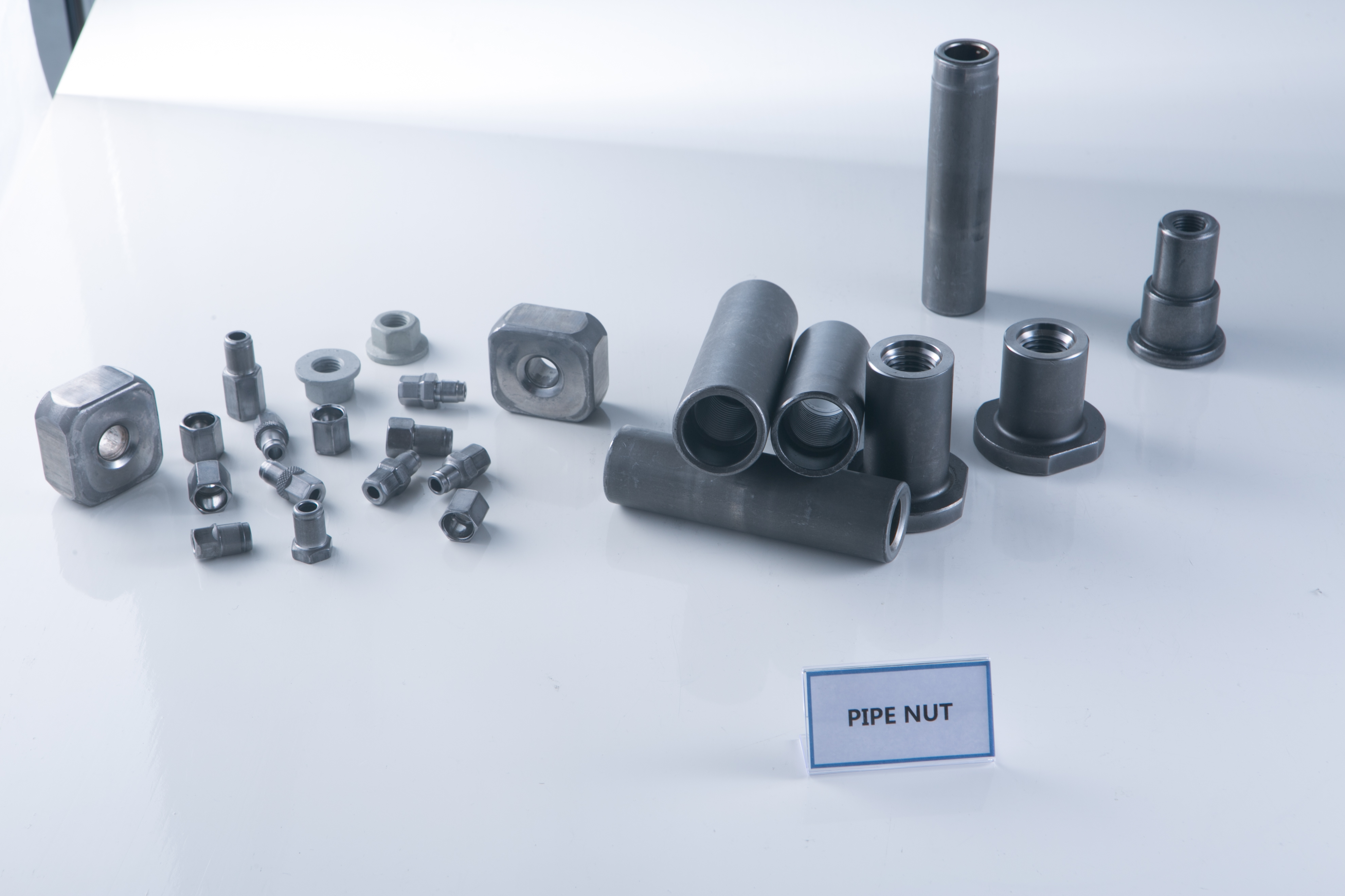 Pipe nut